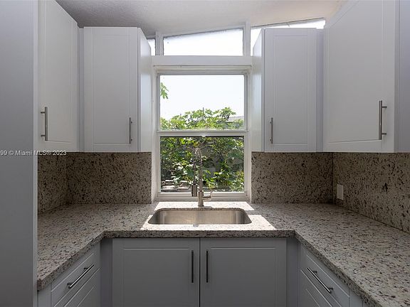 3rd image of 2547 Wilson St