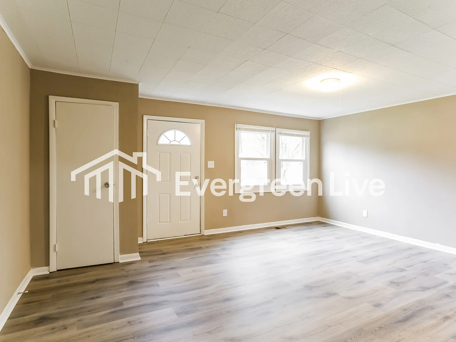 3 bed, 1.0 bath, 1054 sqft, $1,595 — Photo 4