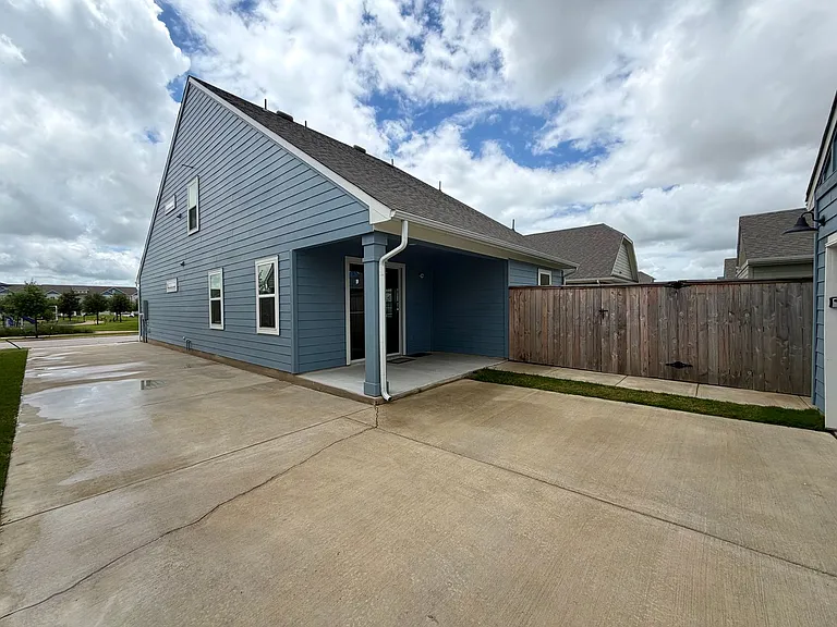 207 Cherry Blossom Ln — Photo 28