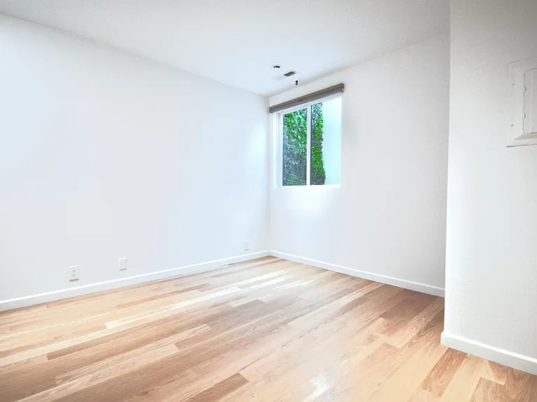 120 Randall St #120 — Photo 27