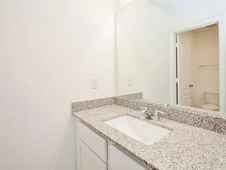 7919 Royal Palm Dr — Photo 28