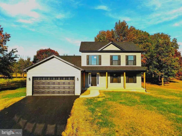 211 Hollis Dr, Gerrardstown, WV 25420
