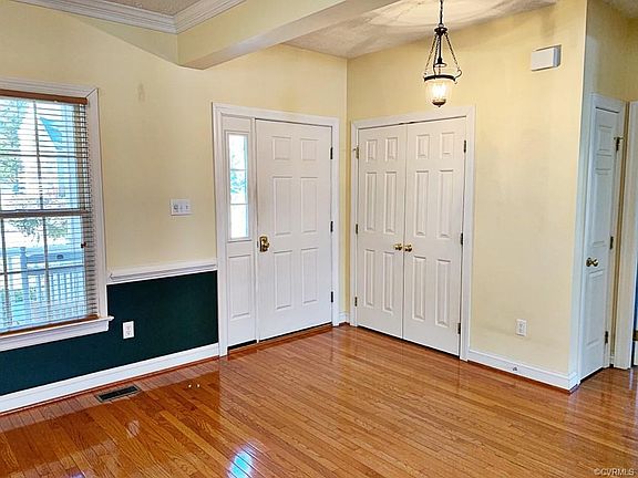 4th image of 9114 Dove Creek Pl