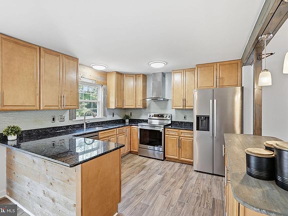 3rd image of 8074 Powderbrook Ln