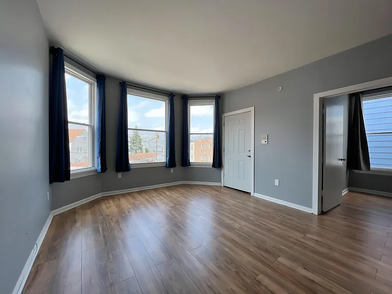 2927 N Lawndale Ave #2 — Photo 7