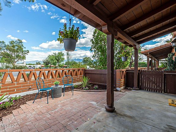 5th image of 408 S La Canada Dr