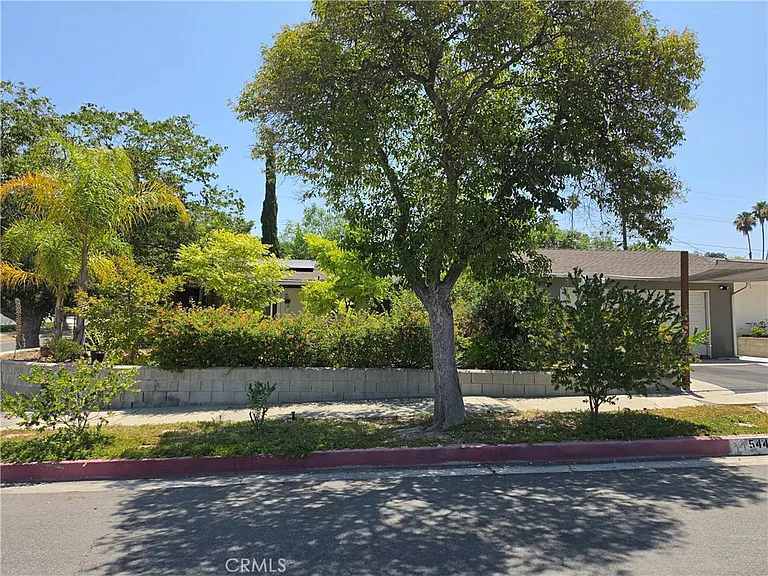 5446 Irondale Ave — Photo 2