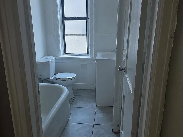 40 Sanford Pl — Photo 6