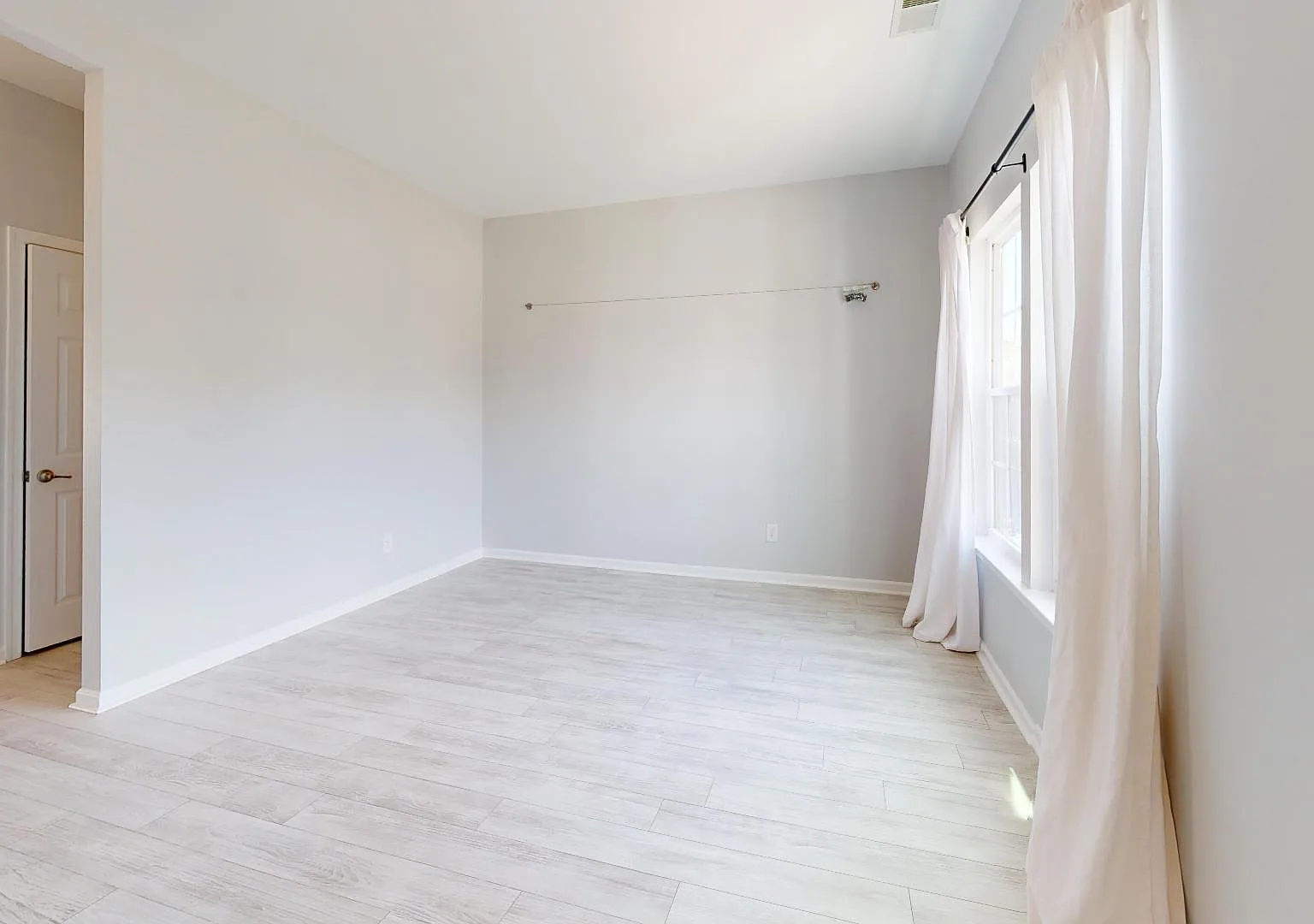 10848 Tailwater St — Photo 2