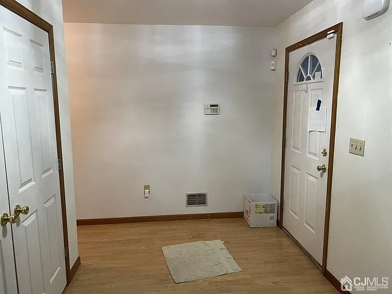 27 Marion St — Photo 5