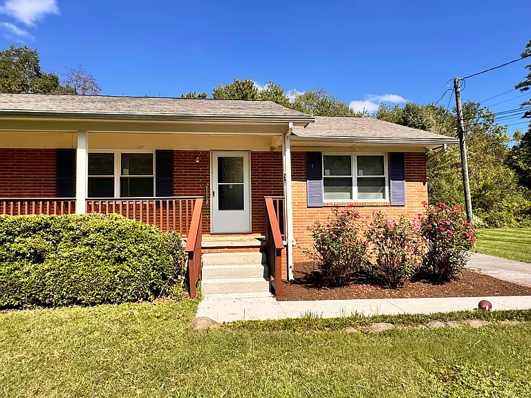 7515 Granda Dr NW — Photo 2