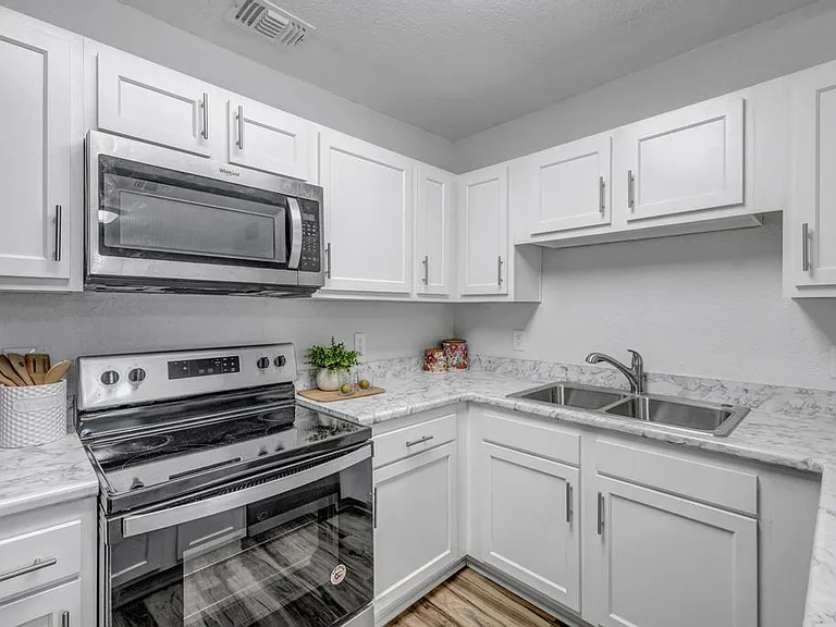 8025 Paul Jones Dr — Photo 17