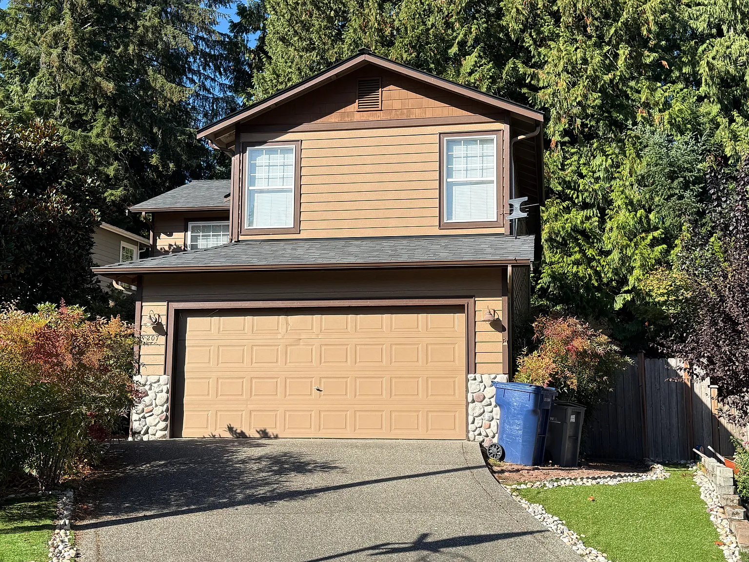 4 bed, 2.5 bath, 1906 sqft, $3,550 — Photo 1