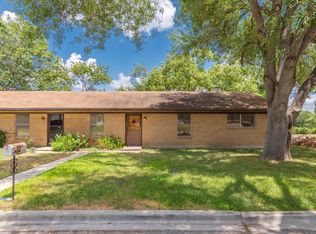 99 Peach St, Luling, TX 78648