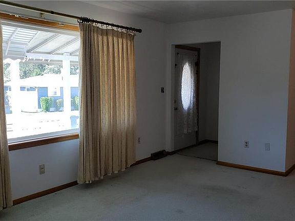 2nd image of 2919 Burns Ave