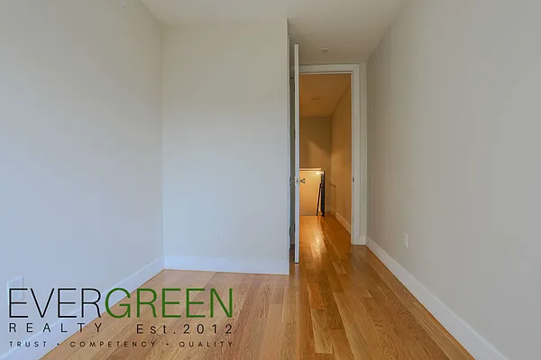 Rented by Pinn Realty | media 6