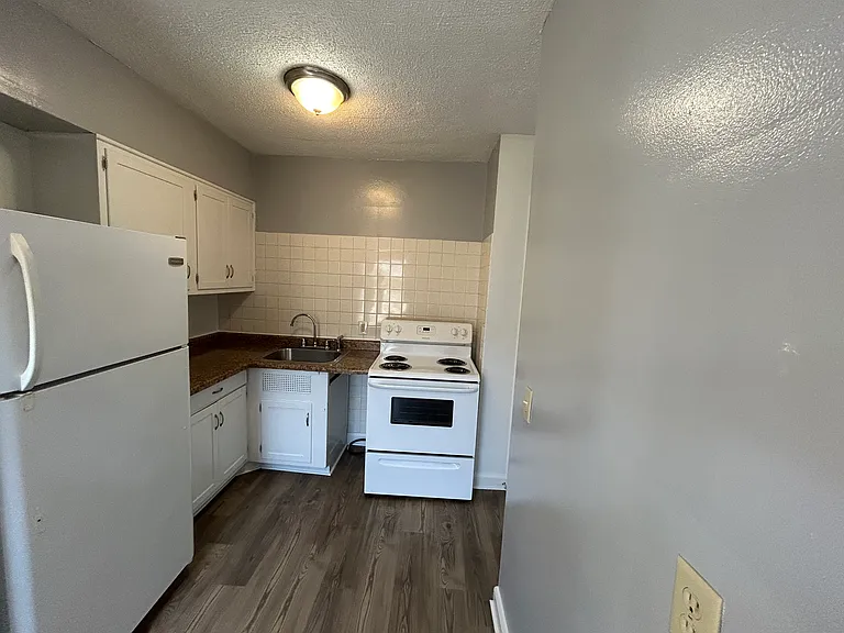 853 Stanley Ave #B — Photo 5