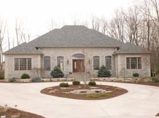 3434 Meadow Hill Dr, South Bend, IN 46614