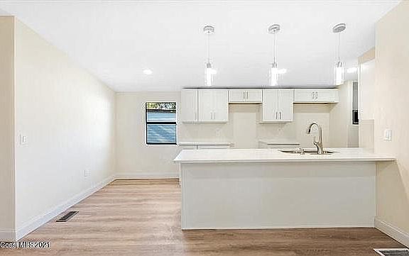 4th image of 1321 Barefoot Cir