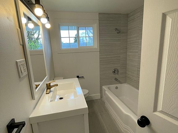 4th image of 409 Eastfield Dr