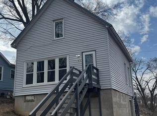 245 S 10th St, Burlington, IA