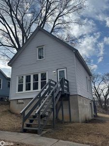 245 S 10th St, Burlington, IA, 52601