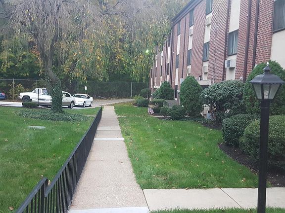 2nd image of 100 E Glenolden Ave APT D15