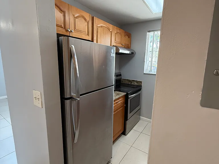 615 NE 10th St #104 — Photo 9