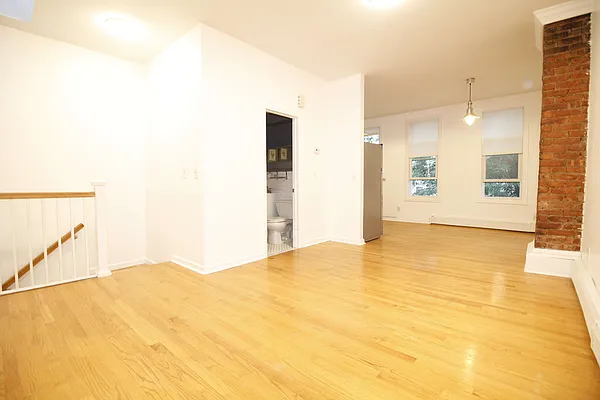 Rented by Realty Nerd | media 22