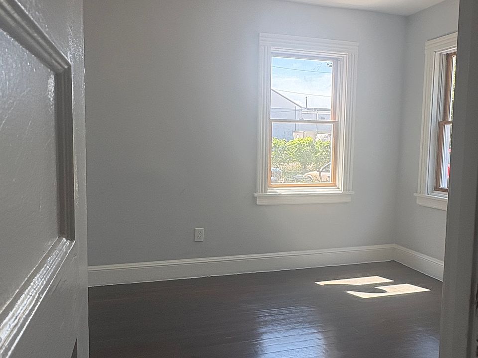 1st image of 285 Garden St #3
