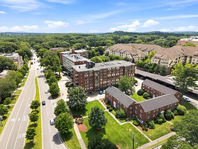 20 Hammond Pond Pkwy #208 — Photo 2