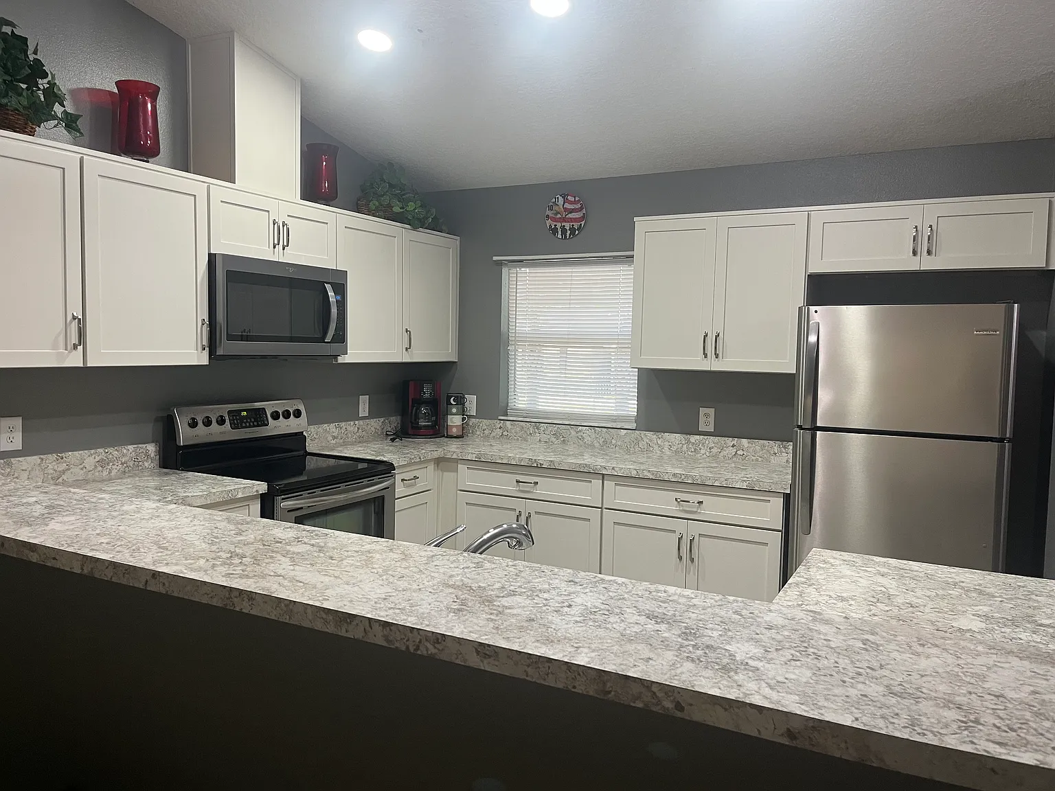 3 bed, 1356 sqft, $2,250 — Photo 3