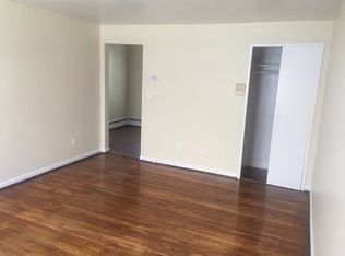 32 Lockwood Ter APT B2, West Hartford, CT 06119