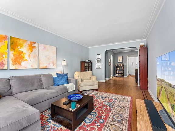 3rd image of 350 E 77th St APT 4N