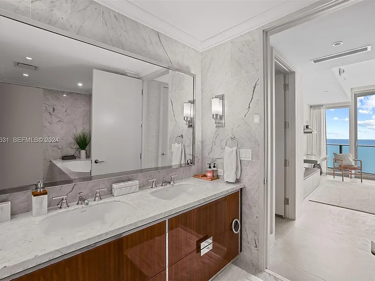 15701 Collins Ave #2103 — Photo 8