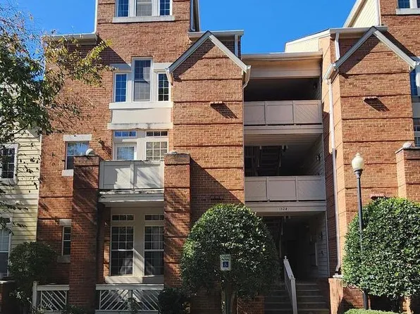 1324 Garden Wall Cir #305, Reston, VA 20194