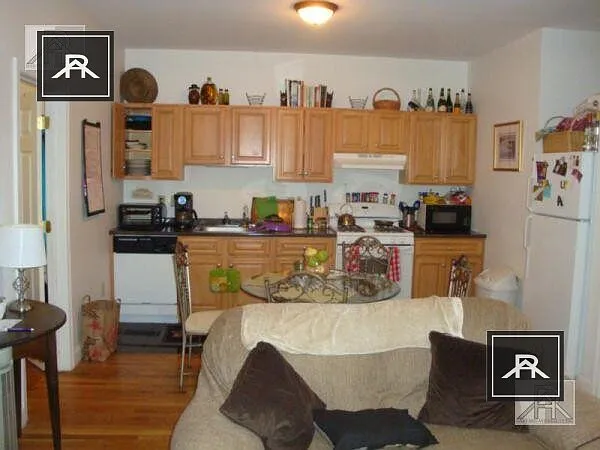 4 bed, 1.0 bath, $3,450 — Photo 2