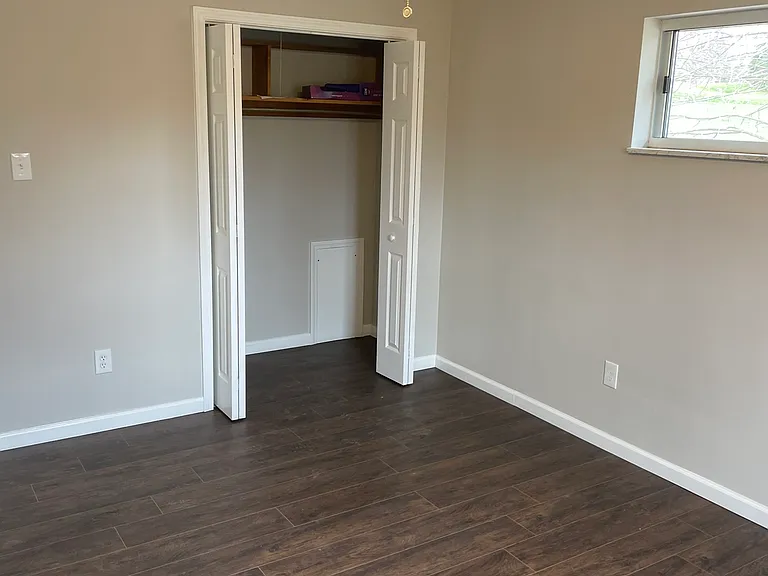 140 Peony Ave — Photo 22