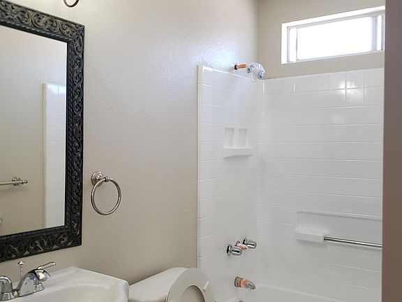 5th image of 36813 42nd St E