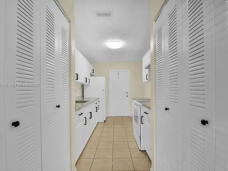 18947 NW 45th Ave #1 — Photo 9