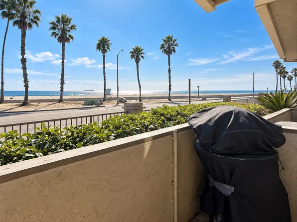 359 E Surfside Dr #359, Pt Hueneme, CA 93041