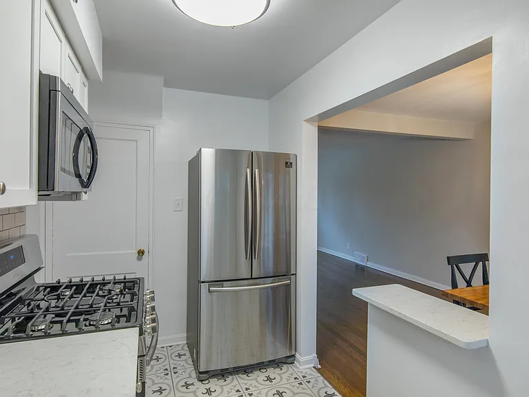 105 E Selby Blvd — Photo 3