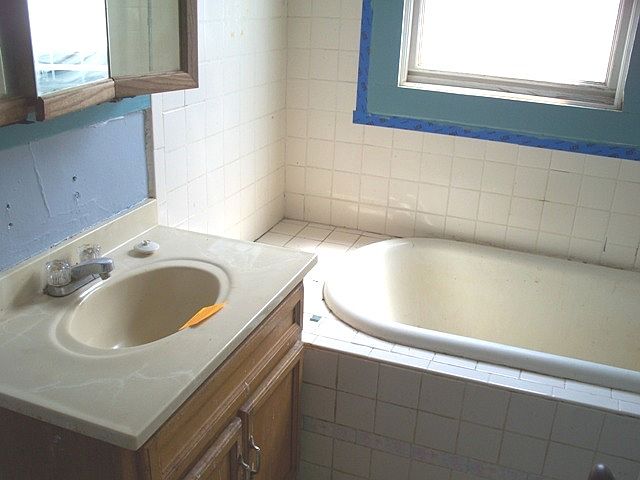2nd image of 419 Walnut St