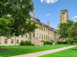 154 Leonard Wood S APT 213, Highland Park, IL 60035