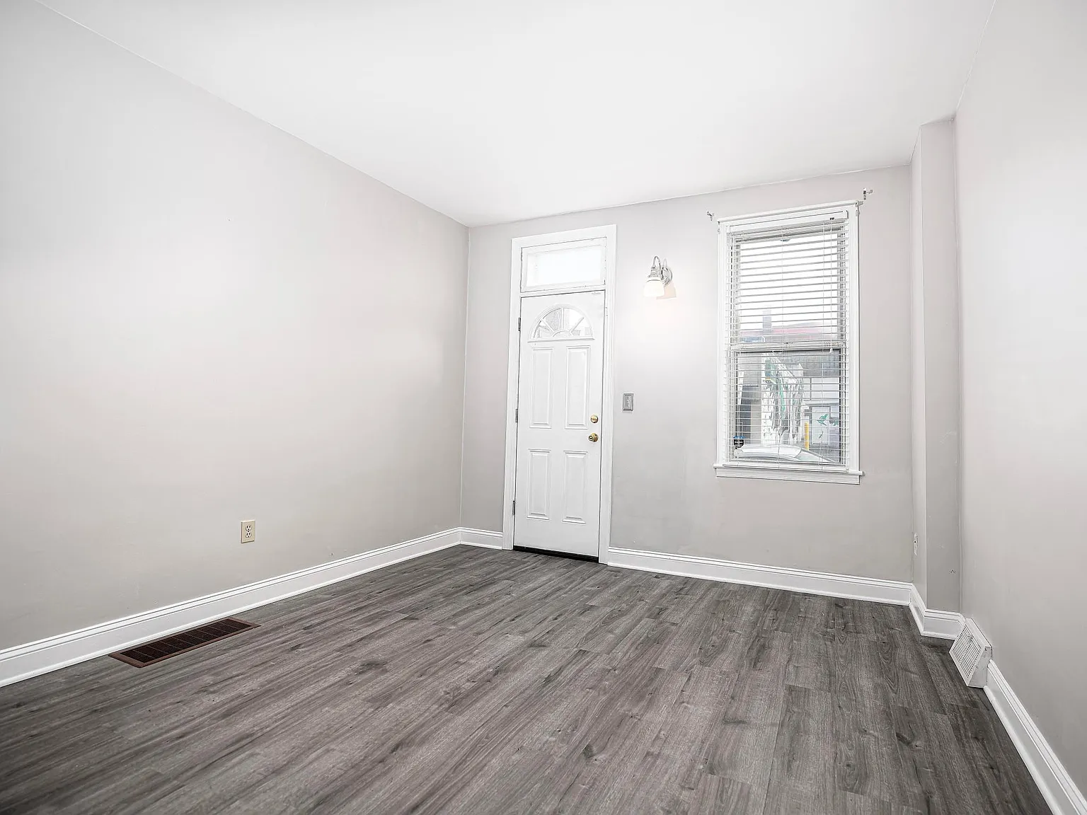 1 bed, 946 sqft, $1,750 — Photo 4