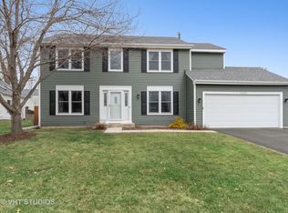 1248 Hillsboro Dr, Batavia, IL 60510