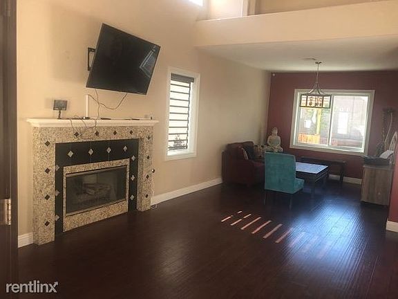 Donelle livingroom
