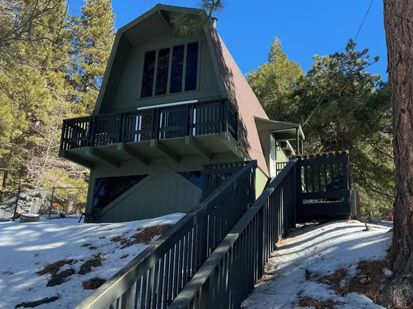 30871 Live Oak Dr, Running Springs, CA 92382