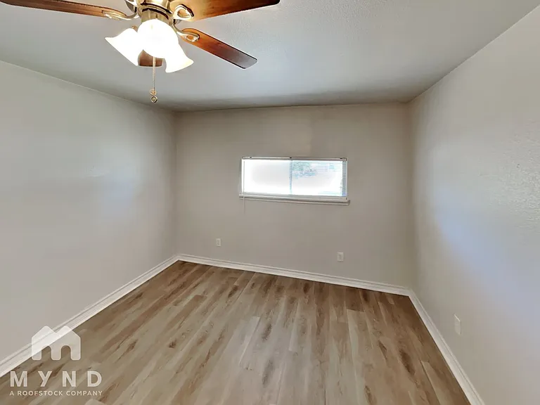 1721 Whiting Dr — Photo 12