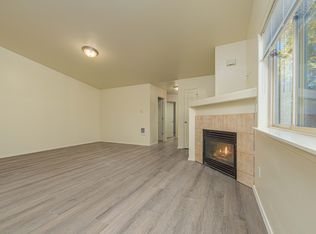 899 NE Hidden Valley Dr UNIT 2, Bend, OR 97701